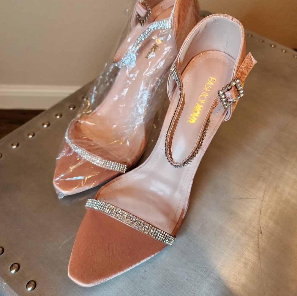 Pink (dusty rose) very sexy Rhinestone strapped high heel, size 10. BRAND NEW.